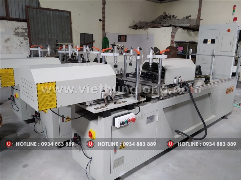 Máy khoan bản lề