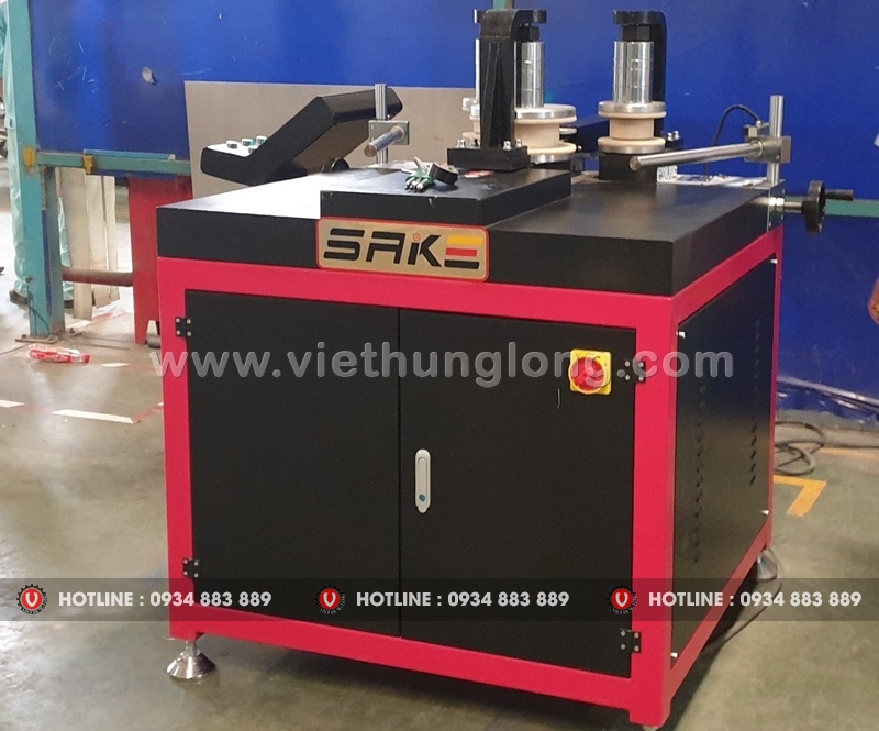 máy uốn vòm CNC